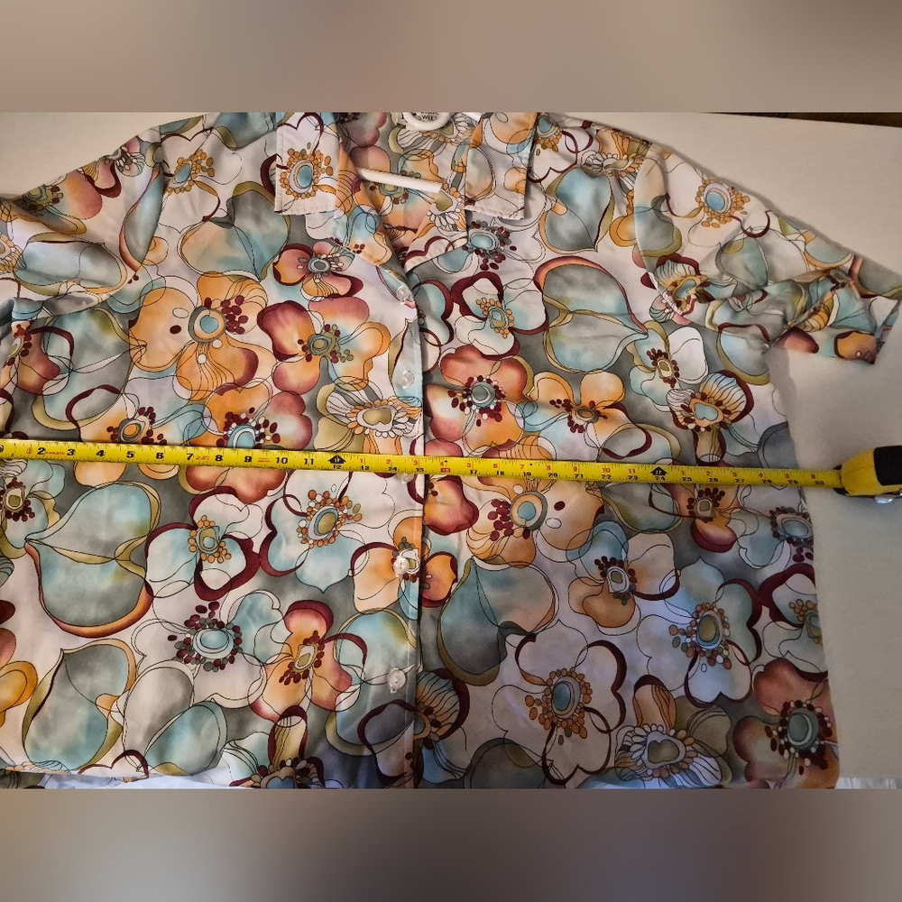 3x Maggie Sweet Floral Multicolor Short Sleeve Button Down Blouse - Picture 5 of 9